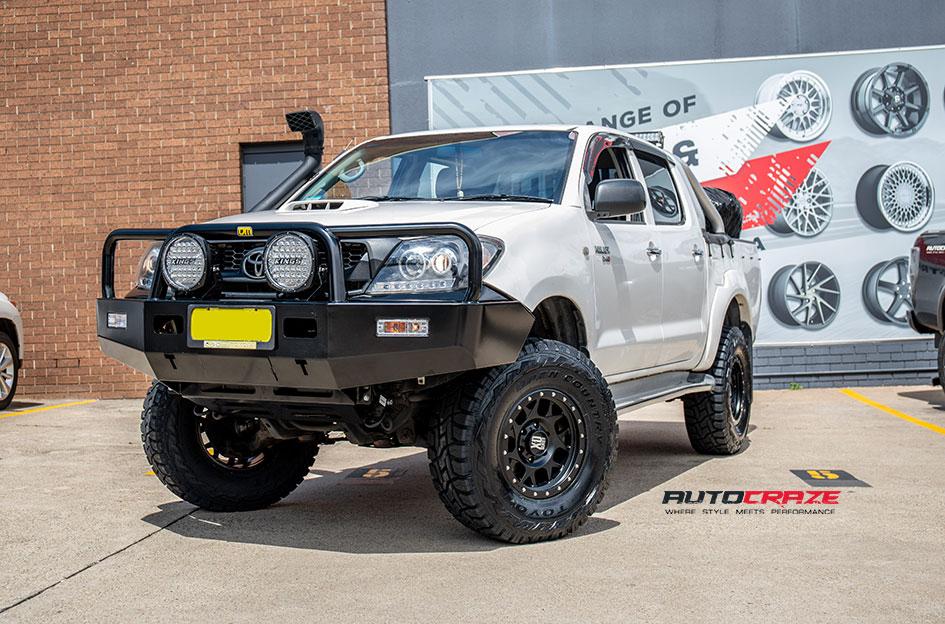 TOYOTA HILUX N70 4WD BULLY XD SATIN BLACK